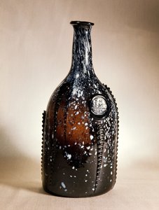 Donkerbruine fles, waarschijnlijk Nailsea, late 18e eeuw